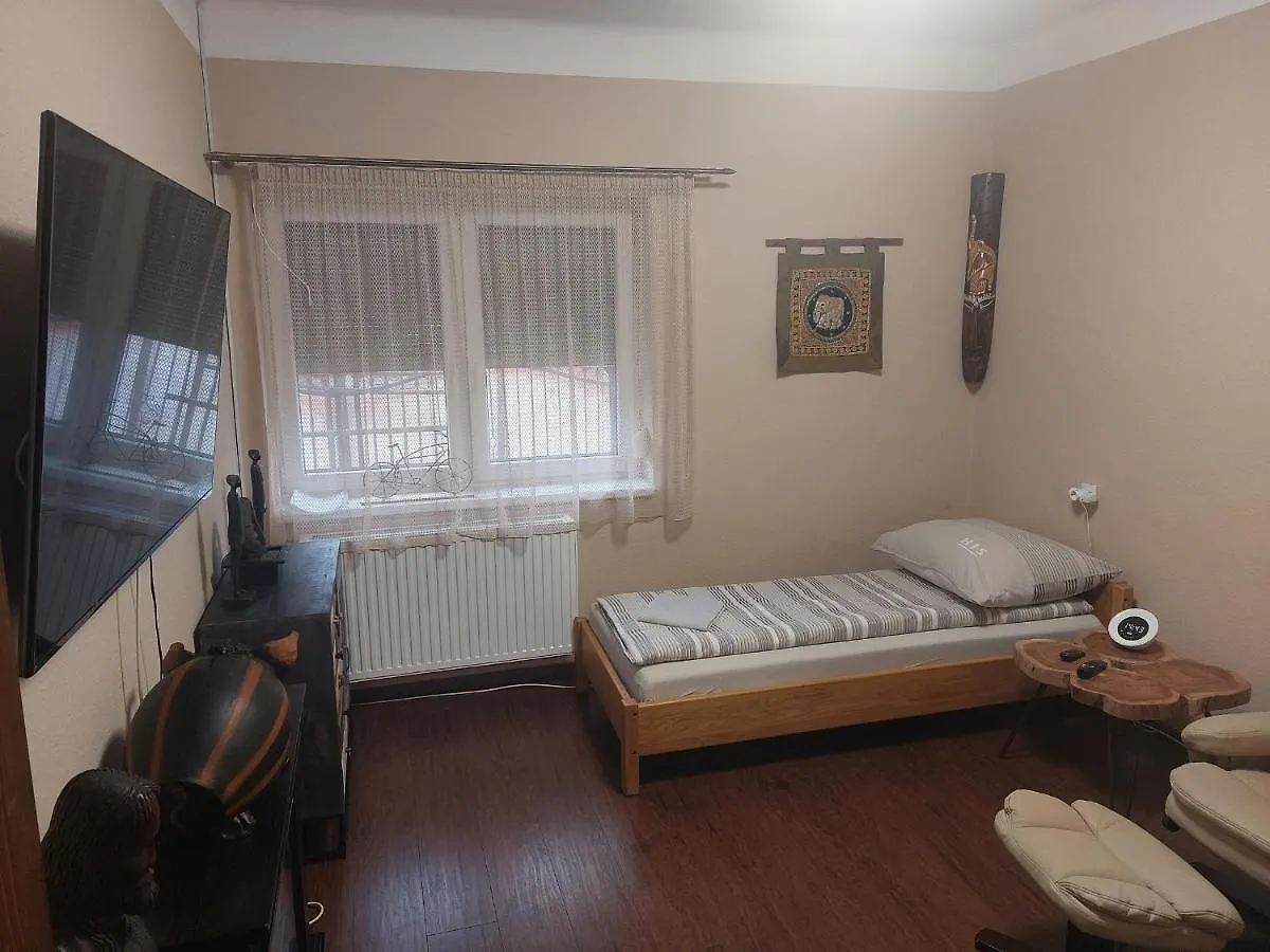 Feher Galamb Apartman Gyal Hungary